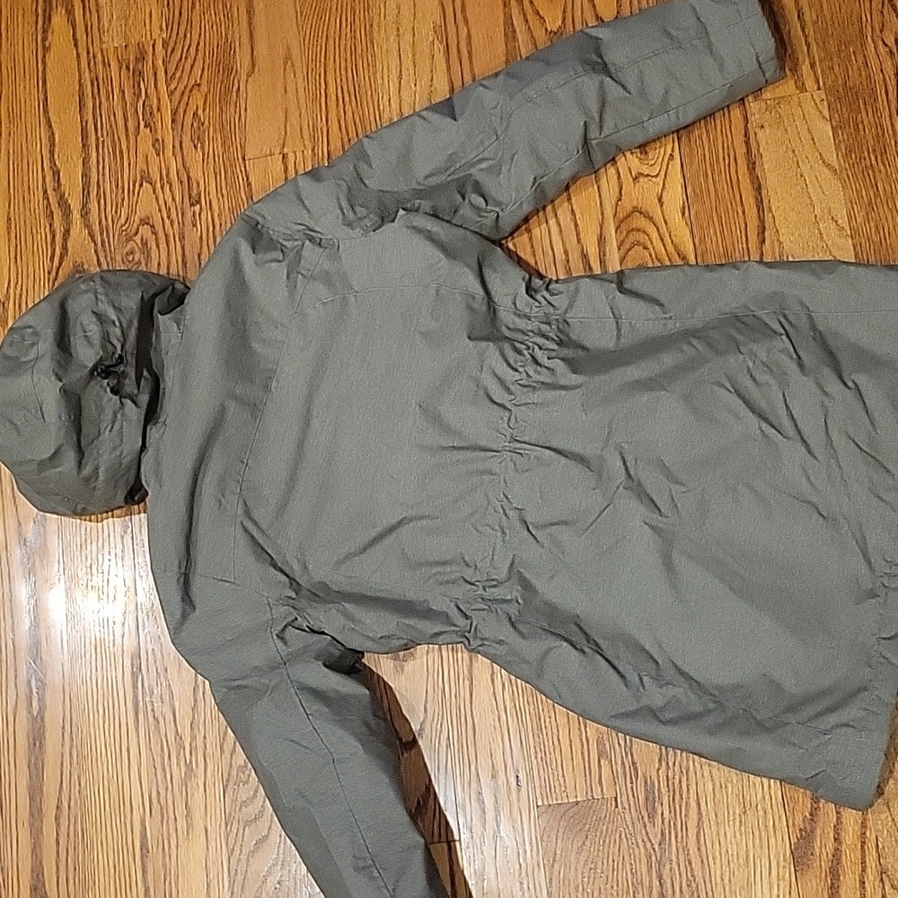 L.L. Bean Women's Coat in Olive - Picture 3 of 3